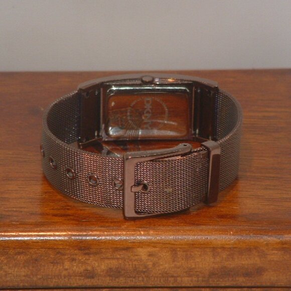 Pre-Owned Women’s DKNY NY-3994 Mesh Bracelet Fashion Analog Watch